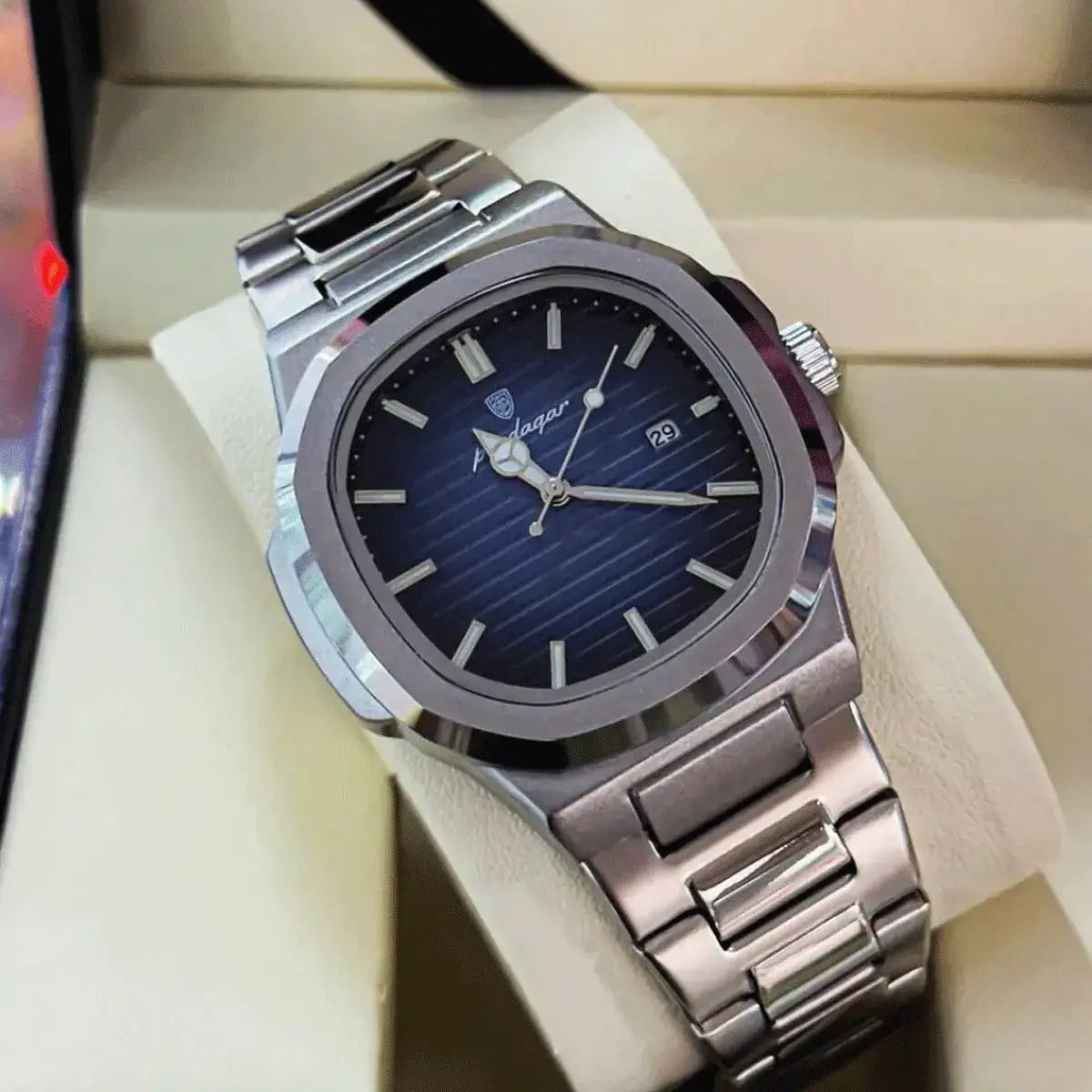 Men’s Luxe Nautilus™ Watch with a free strap kit – A real bargain!