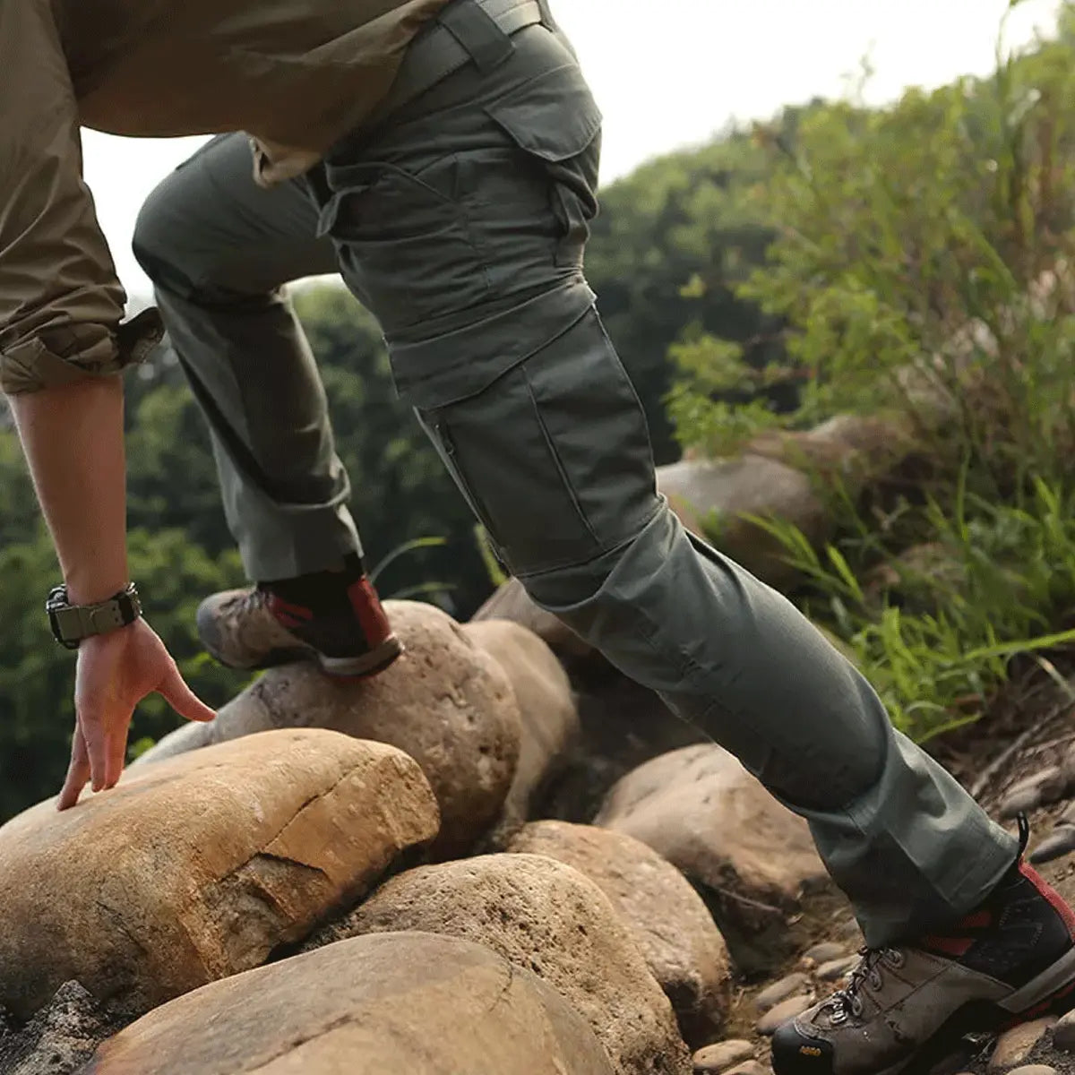 Combat-ready tactical pants with a free belt – Gear up for the mission!